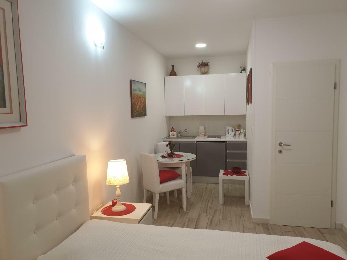 ספליט Apartments And Rooms Villa Lina מראה חיצוני תמונה