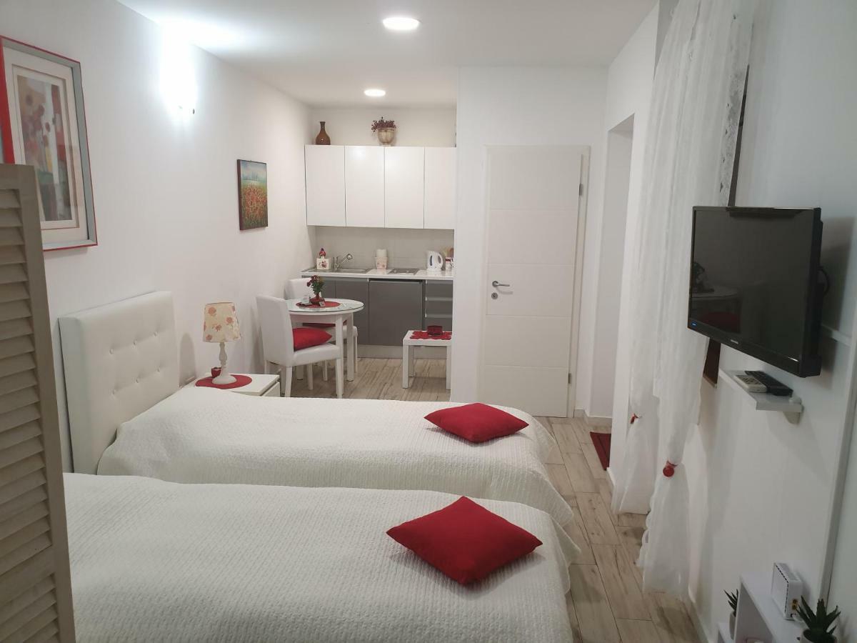 ספליט Apartments And Rooms Villa Lina מראה חיצוני תמונה