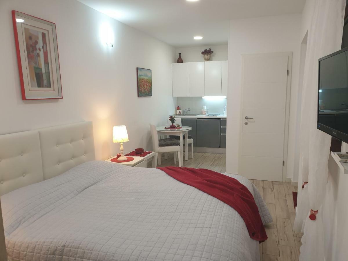 ספליט Apartments And Rooms Villa Lina מראה חיצוני תמונה